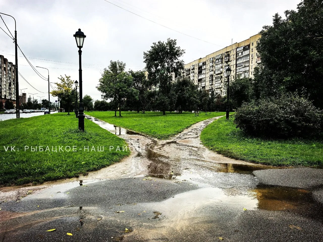 Дождь накрыл Рыбацкое