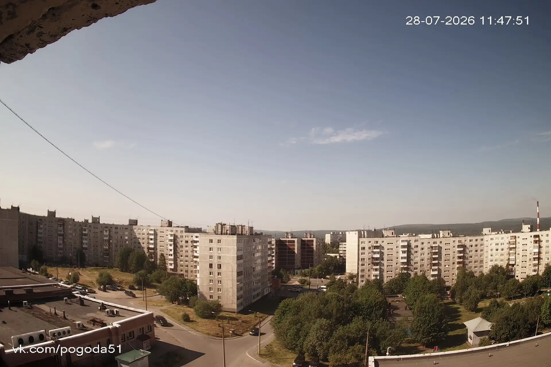В югу и востоку от Мурманска начала расти кучевка, в самом городе чисто.
Началось поддувание северно