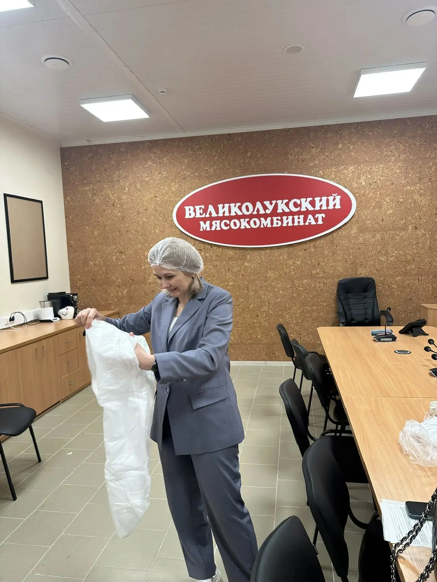 Великолукский агропромышленный комплекс завершил строительство завода по убою и перераб...