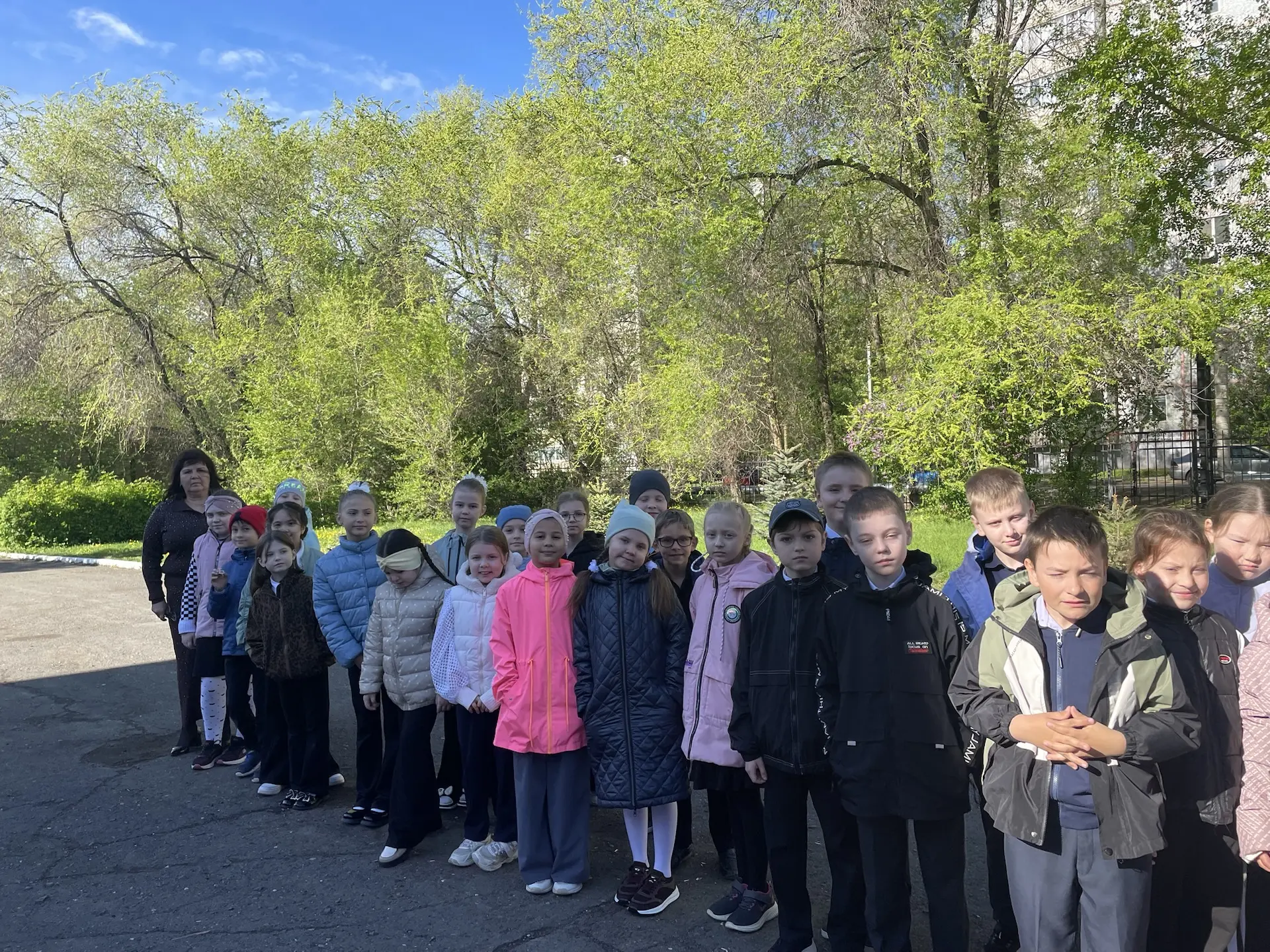 🎖️ Торжественная линейка ко Дню Победы прошла в нашей школе!  В преддверии самого светлого и трогате