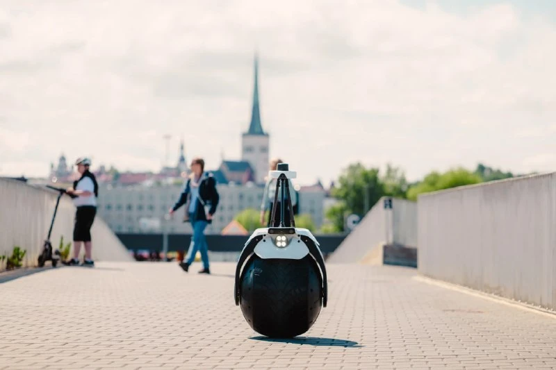 🤖Робот-охранник на одном колесе от эстонского стартапа