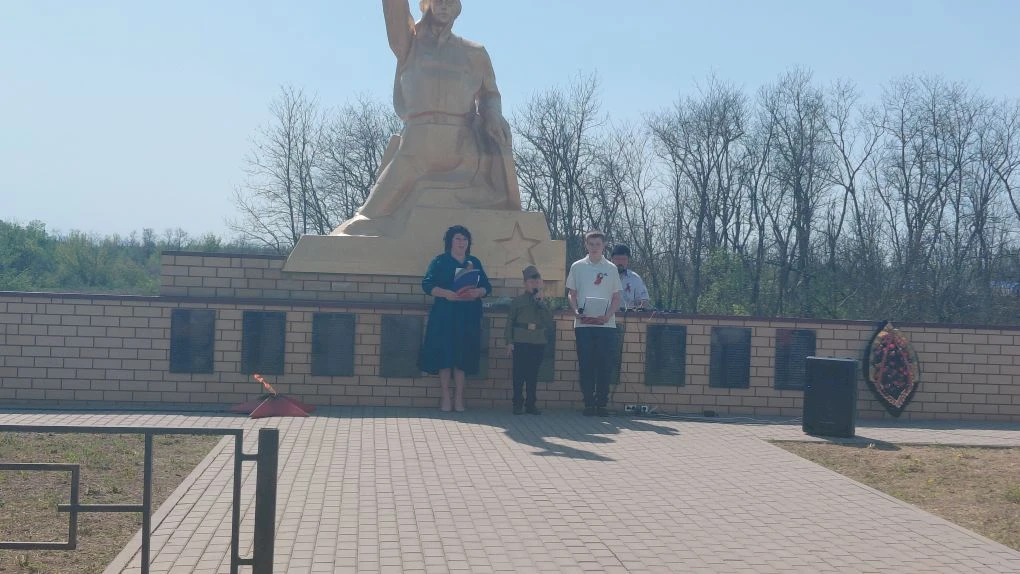 🌟"Потомки помнят славную победу!" - торжественная церемония возложени цветов и венков ...