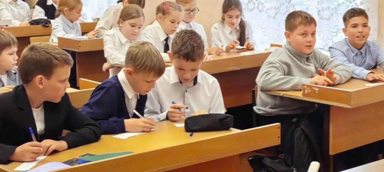 🕯️Сегодня в нашей школе прошли мероприятия, посвященные памятной дате - Дню солидарнос...