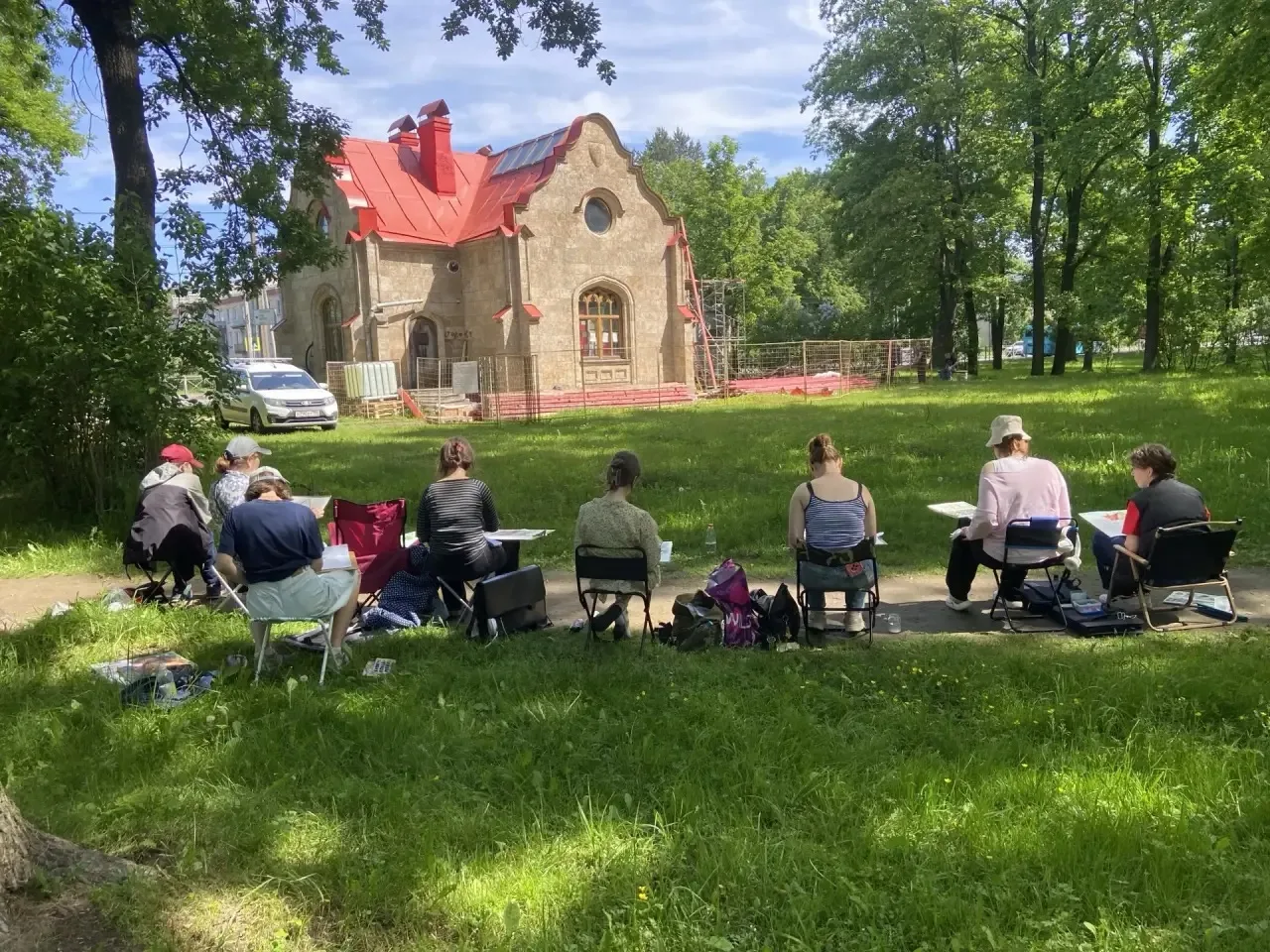 Пленэр у 41 и 71 групп под руководством преподавателя Найдич Татьяны Васильевны продолжается 🎨