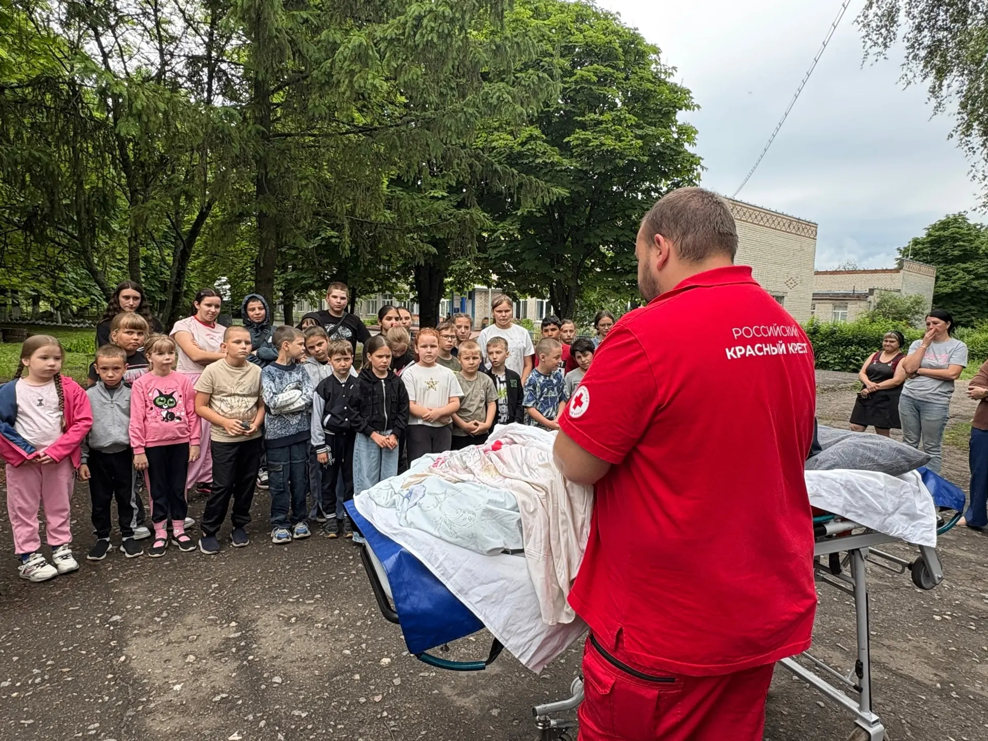 Настоящий ликбез по спасению жизней 🚑

В пришкольном лагере Октябрьского района прошёл день, которы
