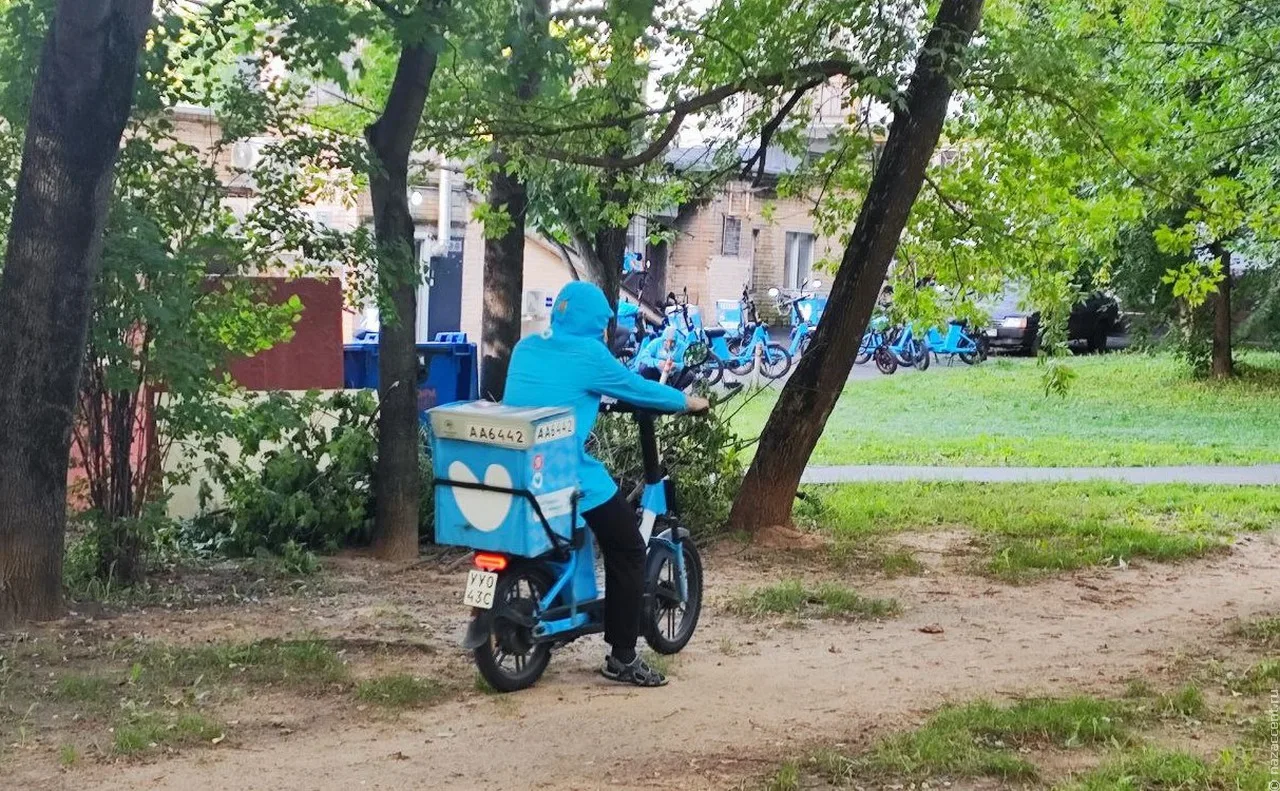 Депутаты Госдумы предложили предоставлять приоритет при трудоустройстве в службу доставки гражданам 