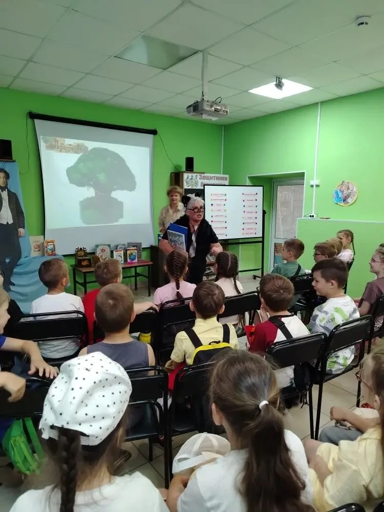 📚 День русского языка в начальной школе: и в библиотеку, и с викториной!