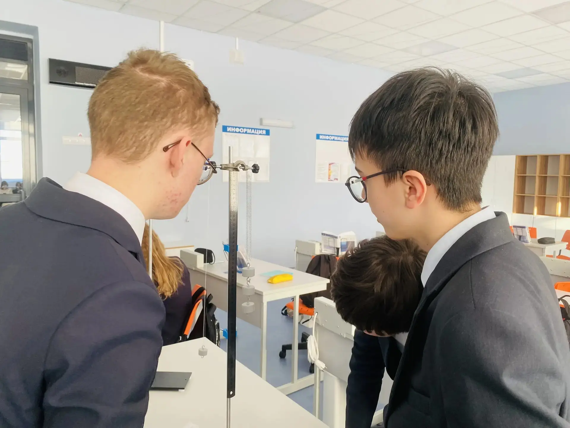 💡 Увлекательное путешествие в мир науки!  🧬Перед праздником Дня науки, традиционно отмечаемого 8 фев