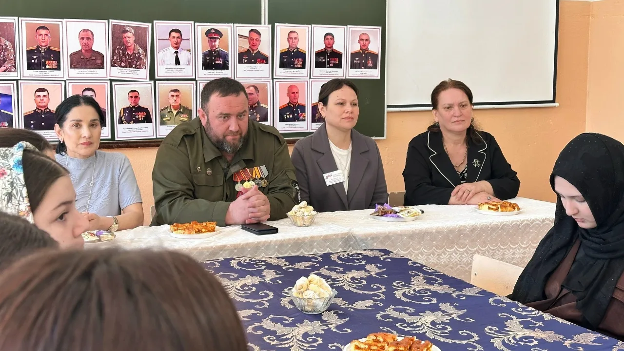 💬❕Есть встречи, которые меняют что-то внутри нас. Когда живая история входит в класс, ...