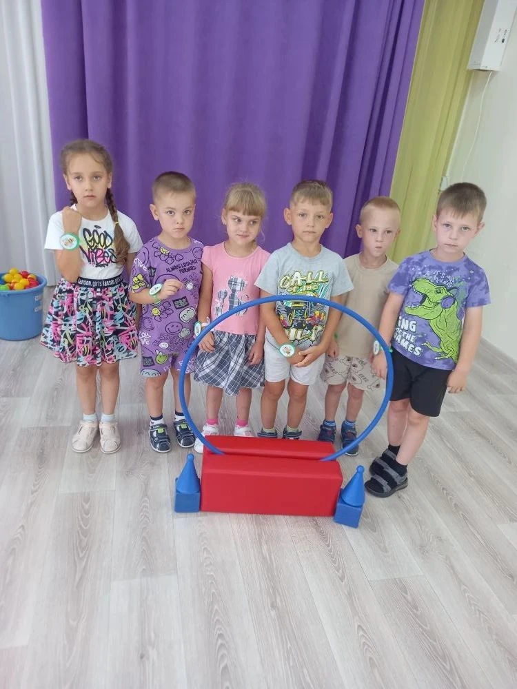 Весёлое развлечение "Дружные пчёлки 🐝" прошло в смешанной группе. Команда "Синих 💙" и...