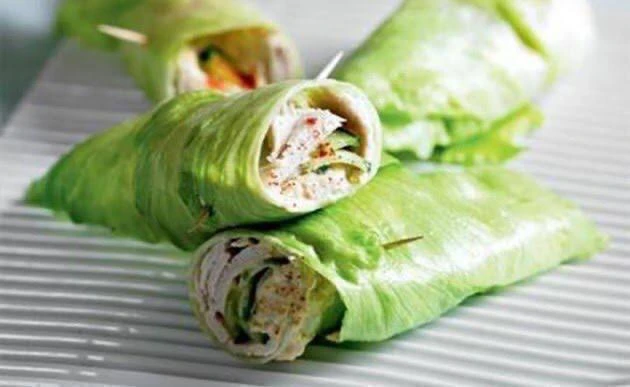 👩‍🍳Роллы с салатом Айсберг и куриным филе

Ингредиенты:
▫️куриное филе — 150 гр
▫️1 огурец — 50 гр