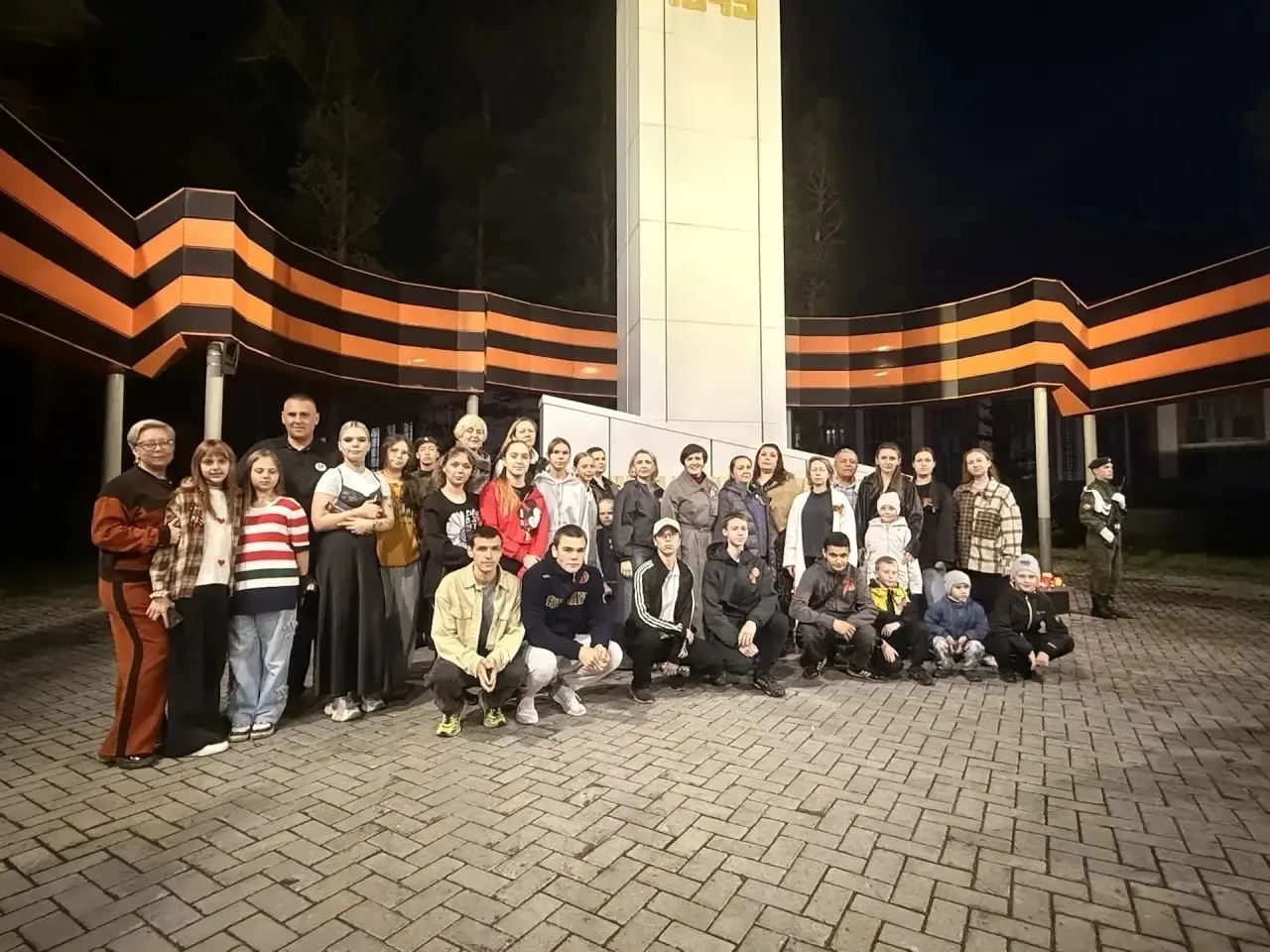 🕯 Накануне 9 мая по всему Кузбассу зажглись тысячи свечей в память о тех, кто отдал св...