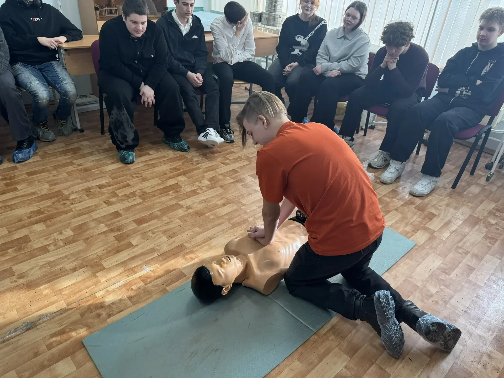 🤓 И снова школьники!   💪 В феврале медколледж на Сиреневом бульваре посетили более ста старшеклассни