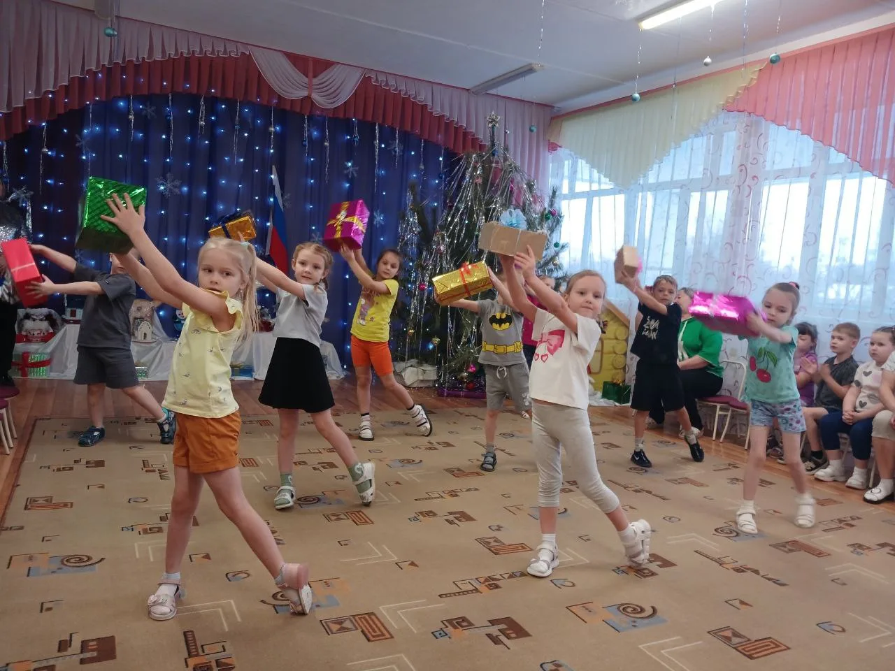 Рождественские колядки в саду.