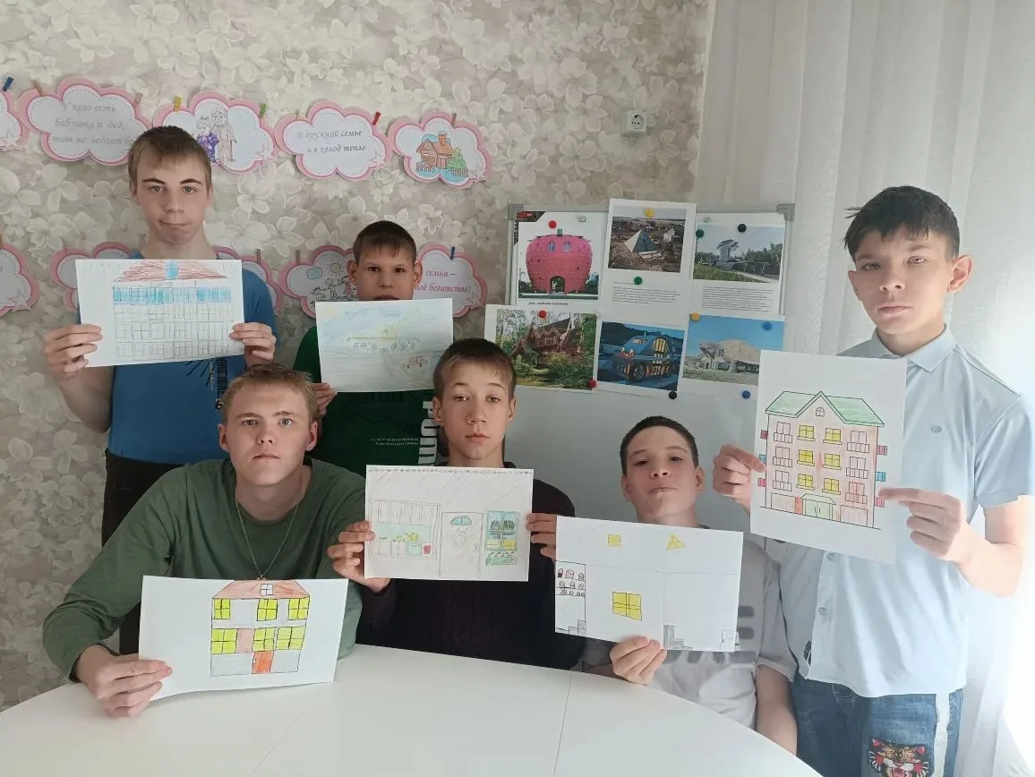 🏠Дома бывают разные: высокие, низкие,