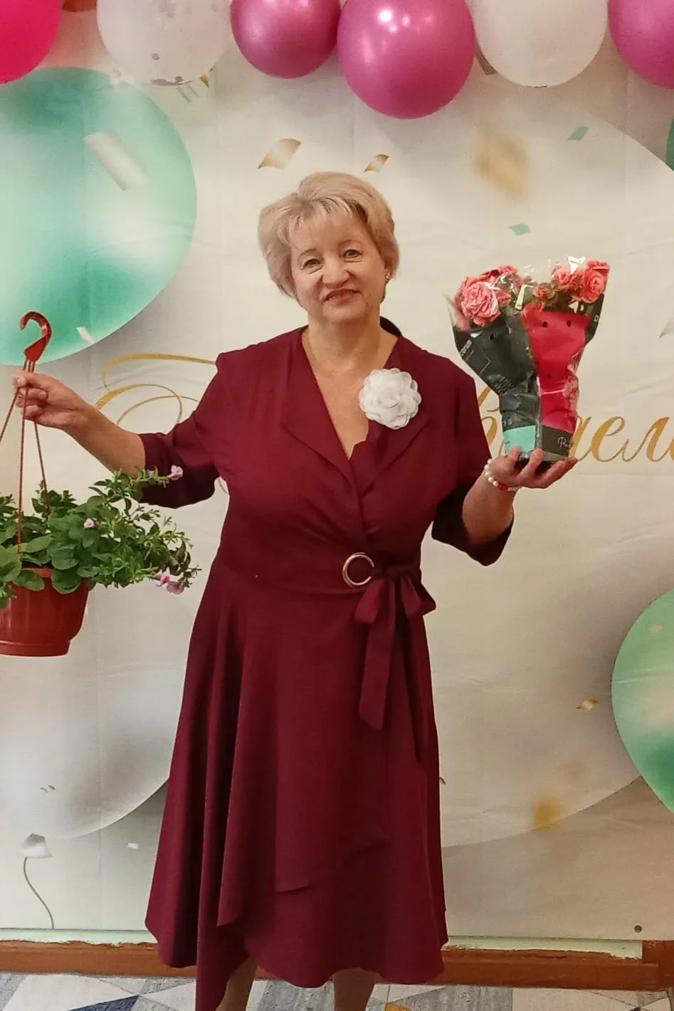 Сегодня отмечает юбилей замечательный воспитатель с многолетним педагогическим стажем К...