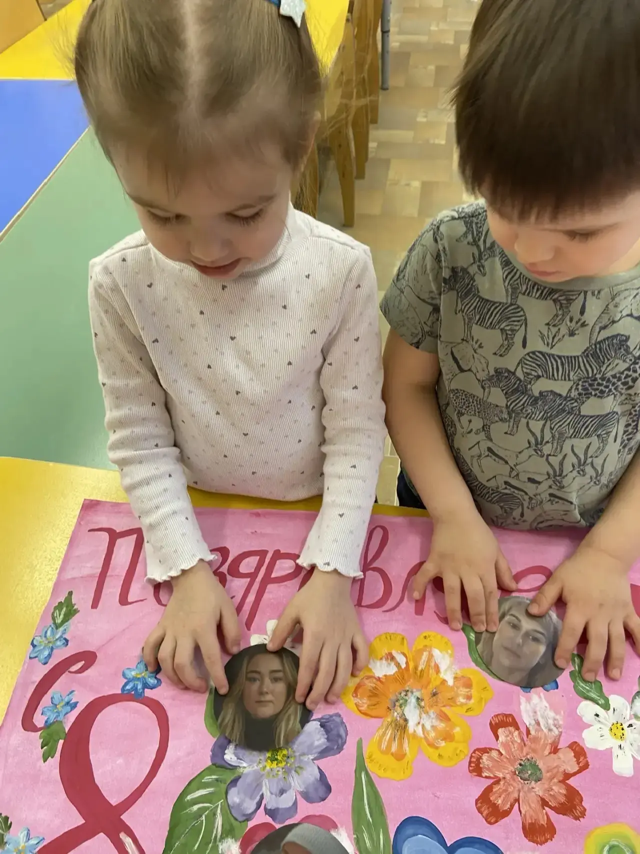 Цветы для мам  🌷🌷🌷Дорогие мамы! В преддверии 8 Марта ребята из группы 1 с любовью подготовили для ва