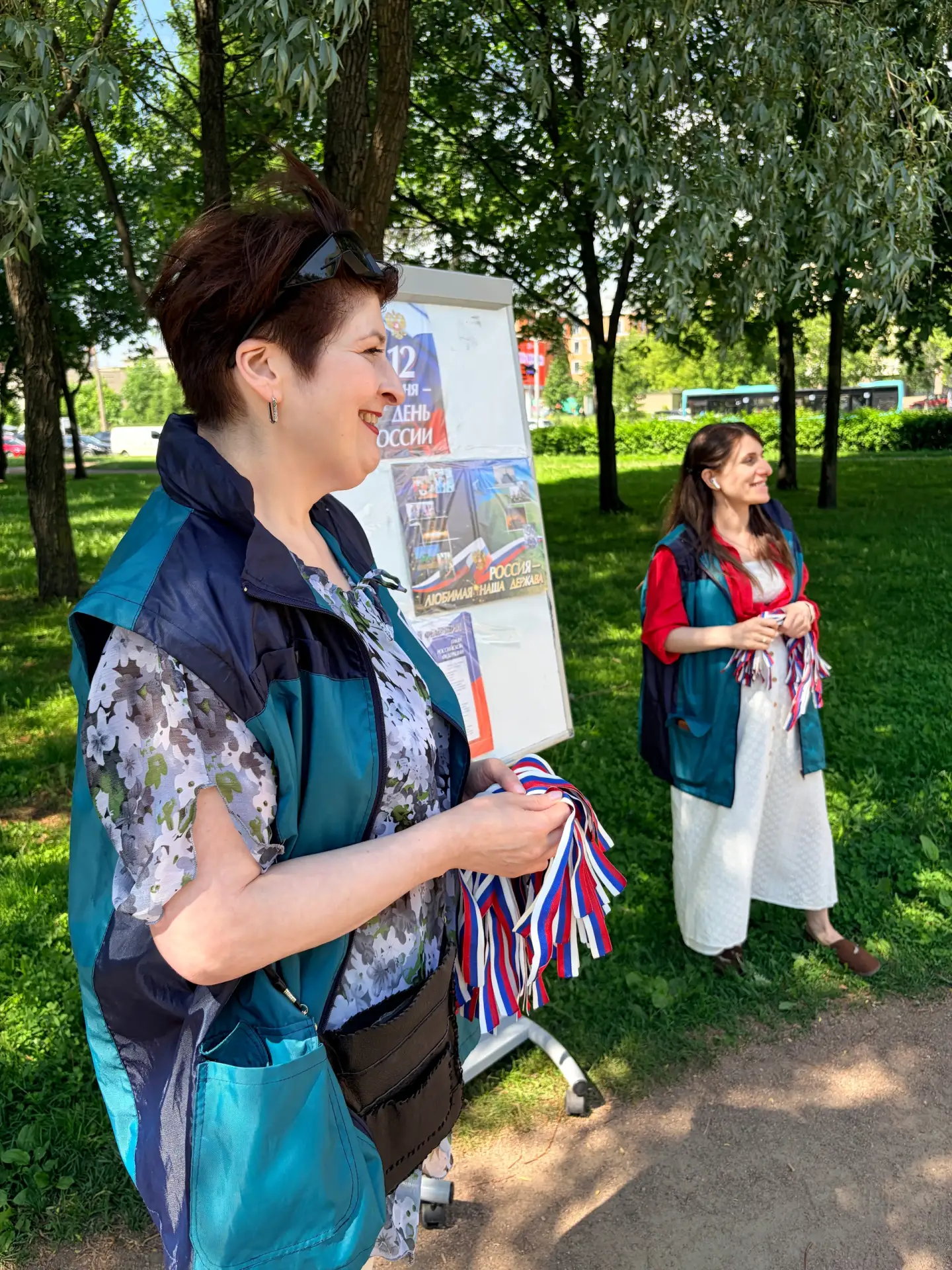 Уличная акция ко дню России 

🎗 В преддверии государственного праздника специалисты ФОРПОСТа раздав