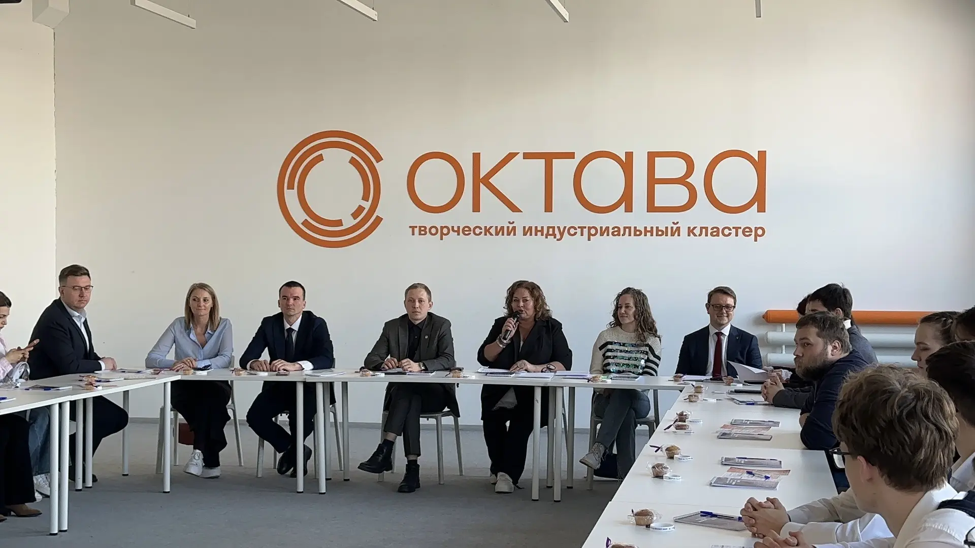 🔬 Научный завтрак в «Октаве»  Сегодня в творческом индустриальном кластере «Октава» прошла необычная