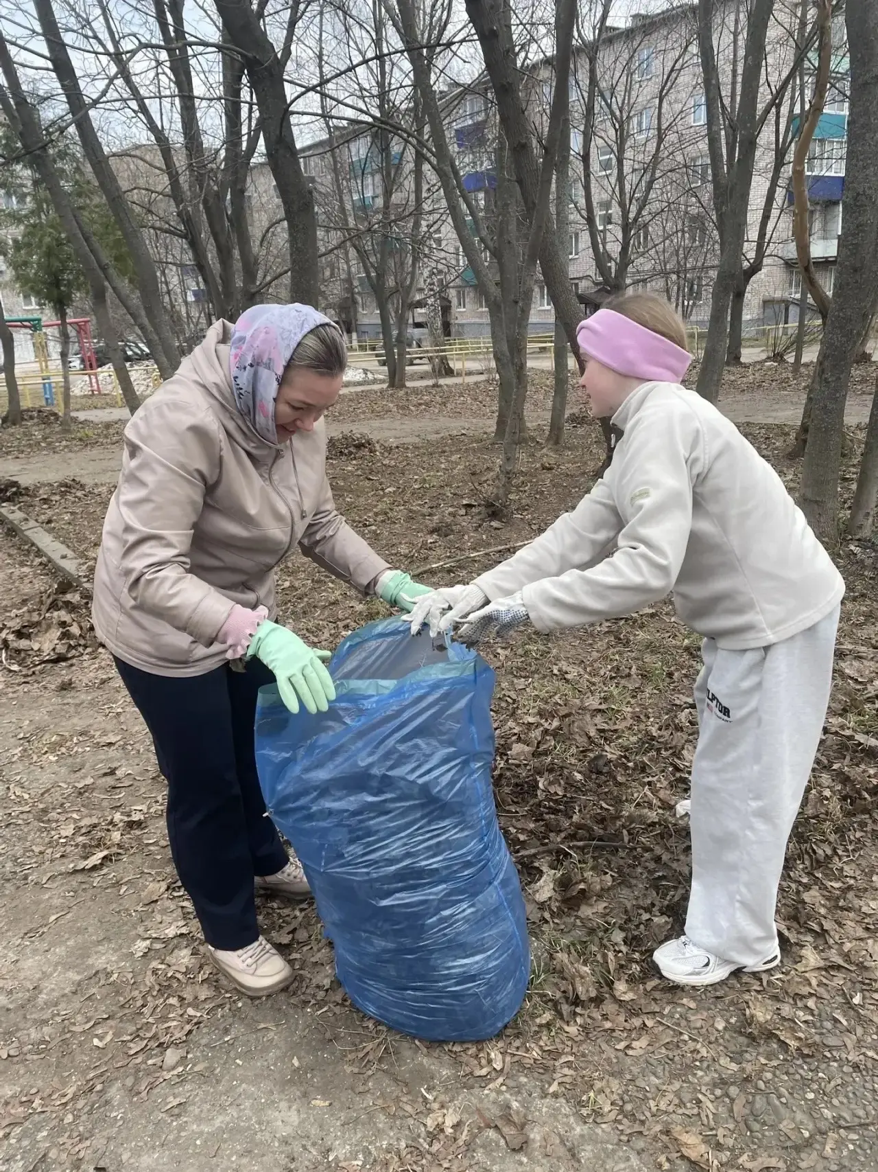 ЧИСТЫЙ ГОРОД - ОБЩЕЕ ДЕЛО  В нашей школе стартовала ежегодная акция «Чистый город - общее дело», реб
