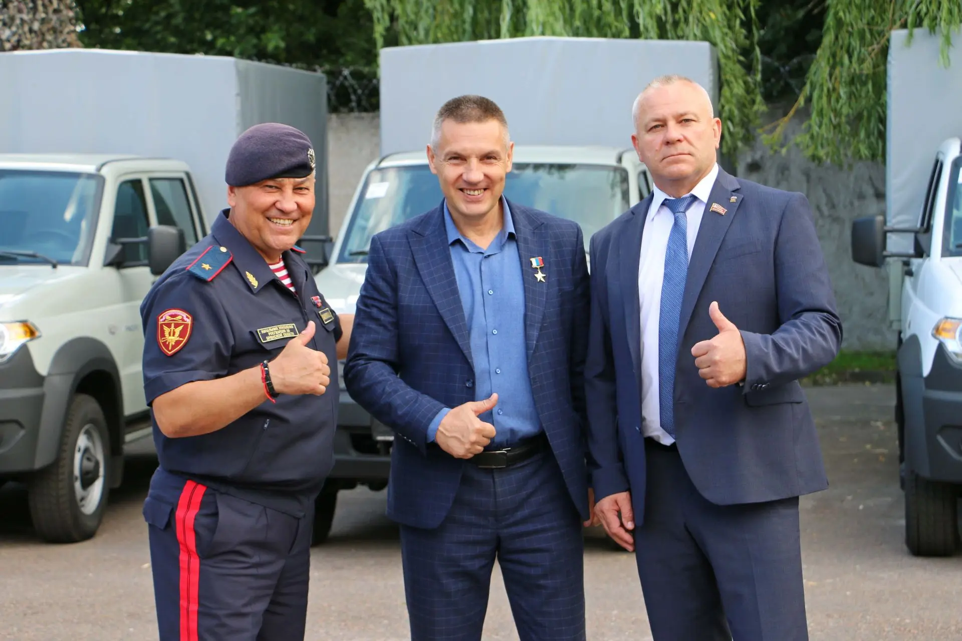 ⚔Все для Победы: председатель областной Думы Валентин Суббот принял участие в передаче 🛻автомобильн