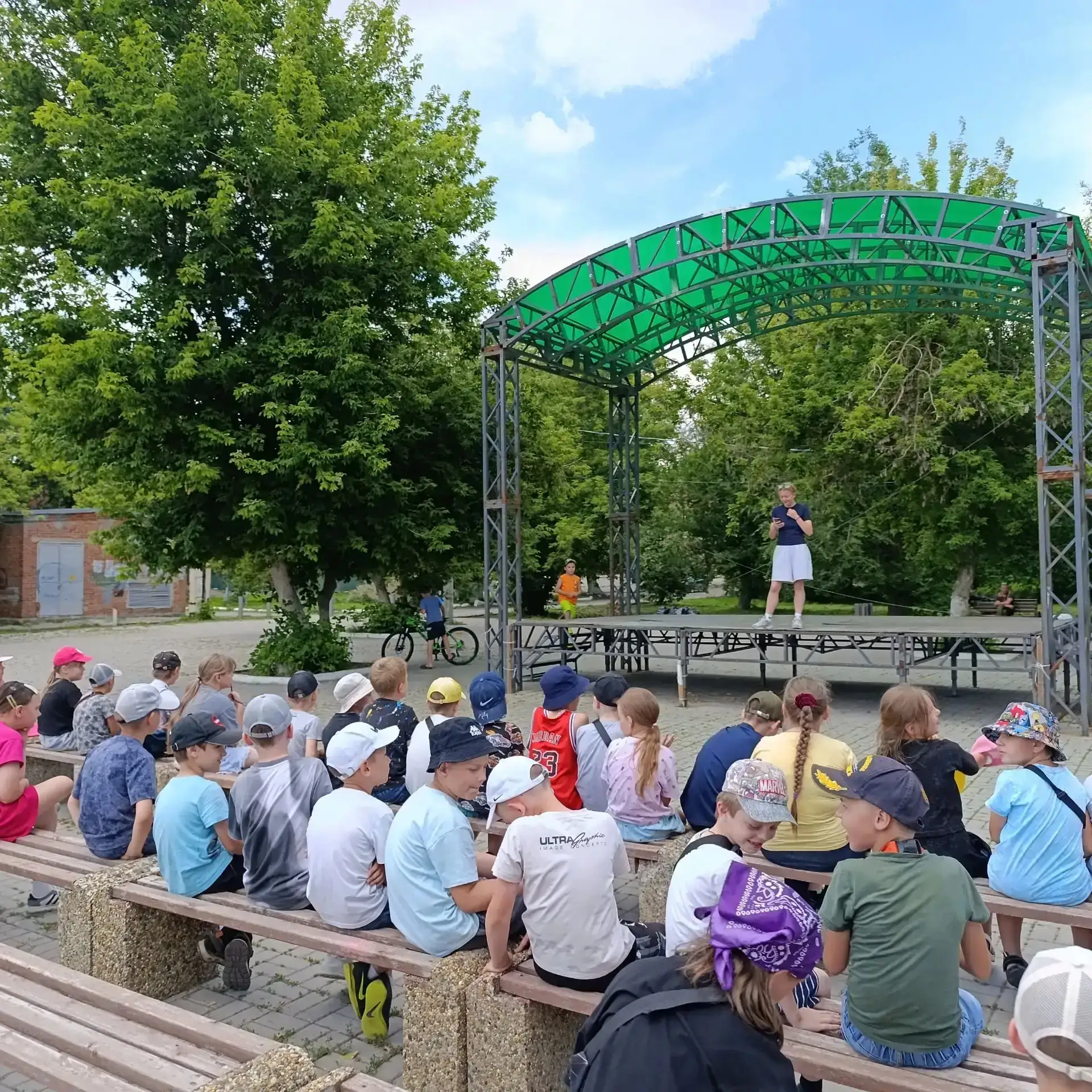 Квест ко Дню вожатого и Дню молодёжи в нашем городе 🎉🔍

В нашем городе прошёл увлекательный квест 