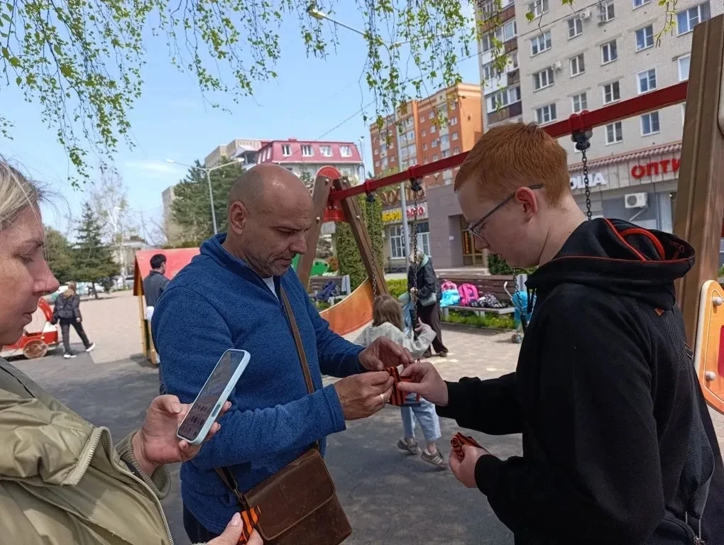 🎗️ Память в сердце: школьный клуб «Ставлоненок» провёл трогательную акцию!!!   🔥Сегодня участники шк