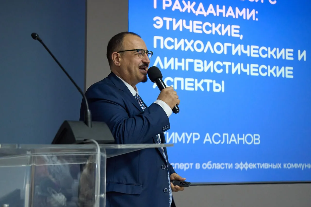 Подъехали фотографии с моего выступления в Астрахани в начале недели.
