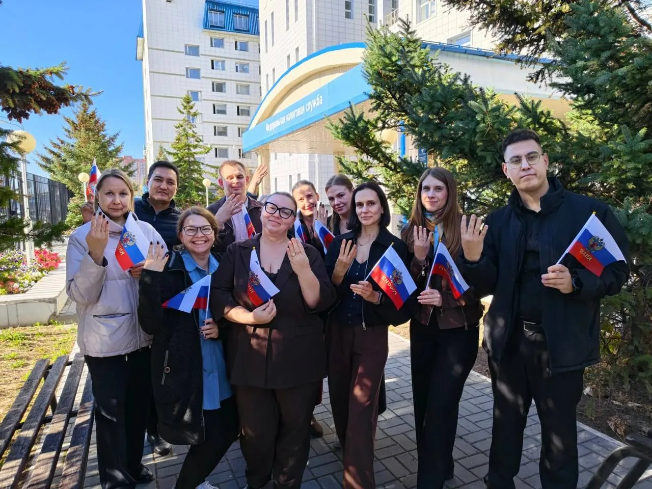 🤍💙❤