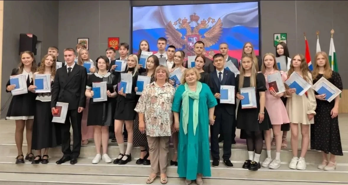 Торжественная церемония вручения аттестатов выпускникам 11 класса 2026 года нашей школы состоялась 2