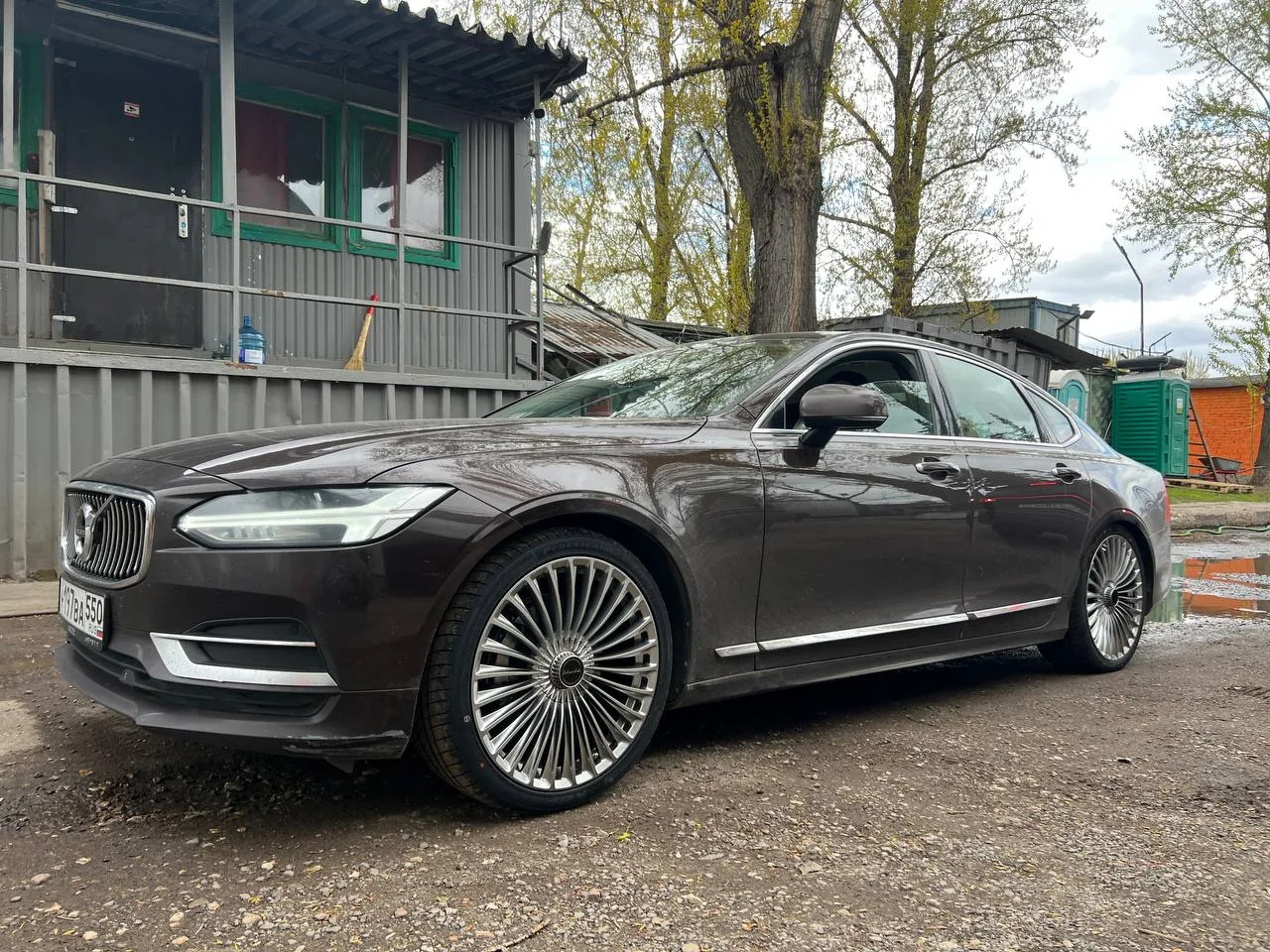 Volvo S90 готова