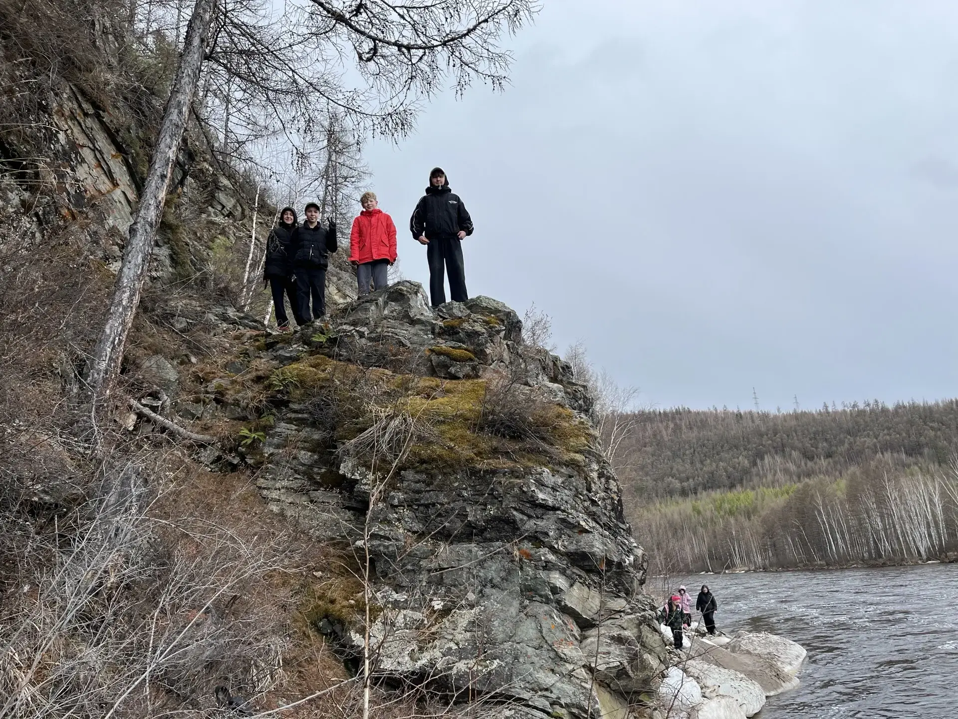 Поход на реку Геткан: приключение туристов ЦДТ! 🌄  10 мая воспитанники туристско‑краеведческого отде