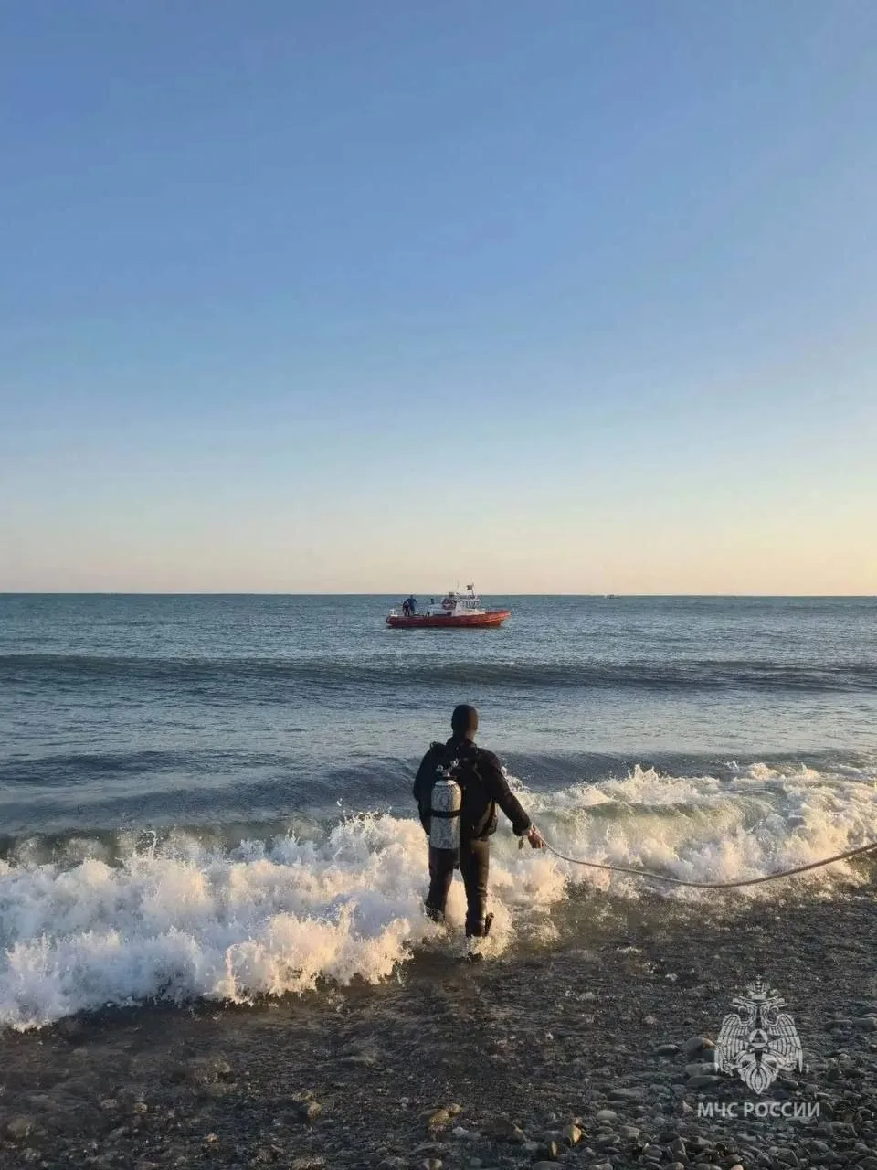 Тело 14-летнего мальчика, которого унесло в море вместе с отцом, нашли в Сочи

Спустя трое суток спа