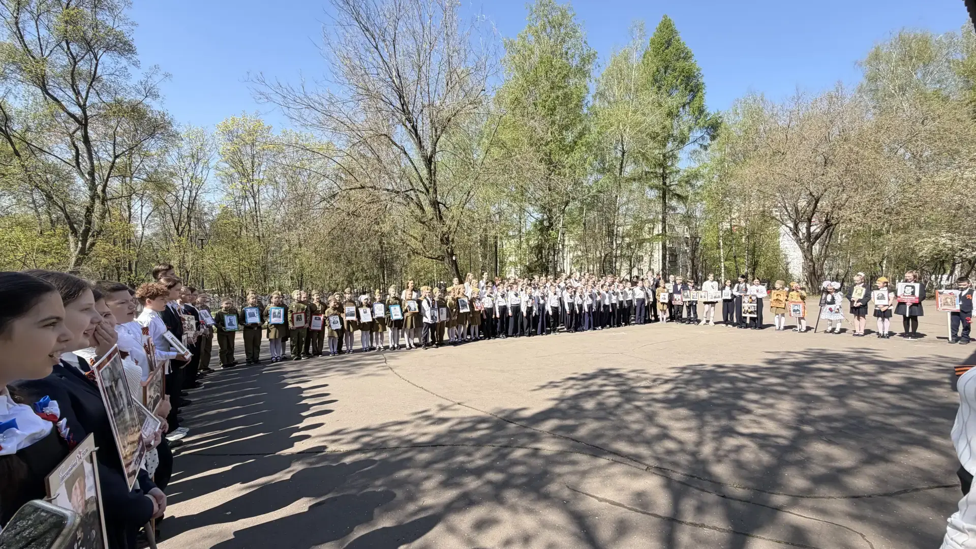 Письма и поделки участникам специальной военной операции передали школьники Люберец  🇷🇺 В лицее № 3 