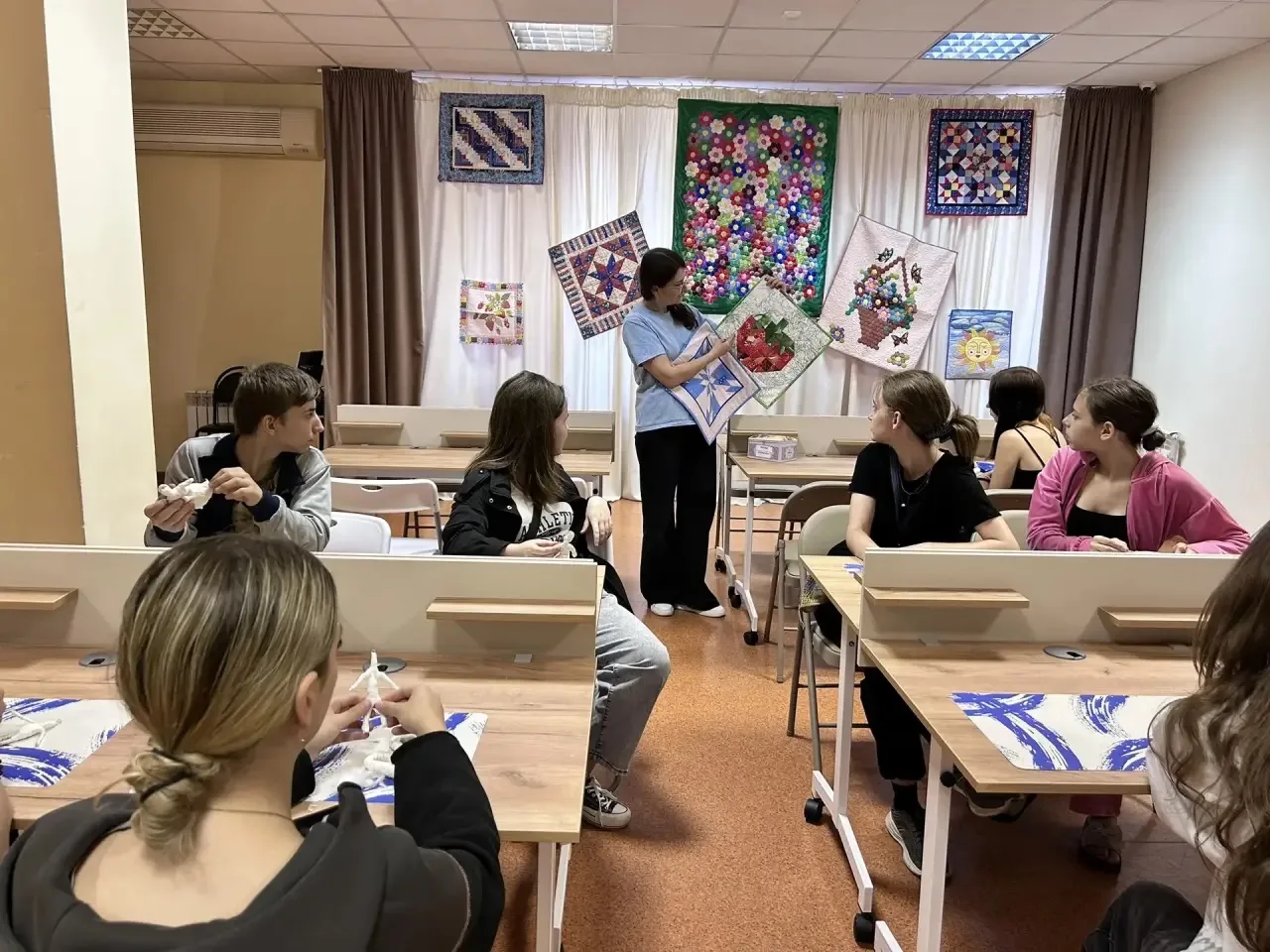 🧵 Творчество объединяет: в Центре культурного развития состоялся День народных промыслов!

Сегодня 