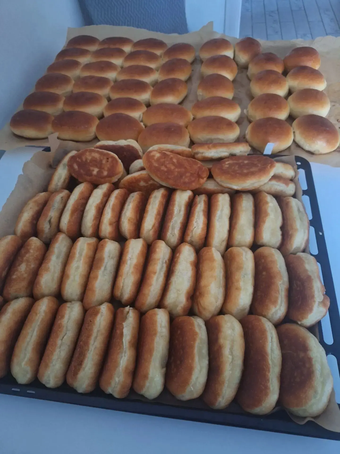 А Светочка ещё успела пирожки приготовить для подразделения Зелёного..