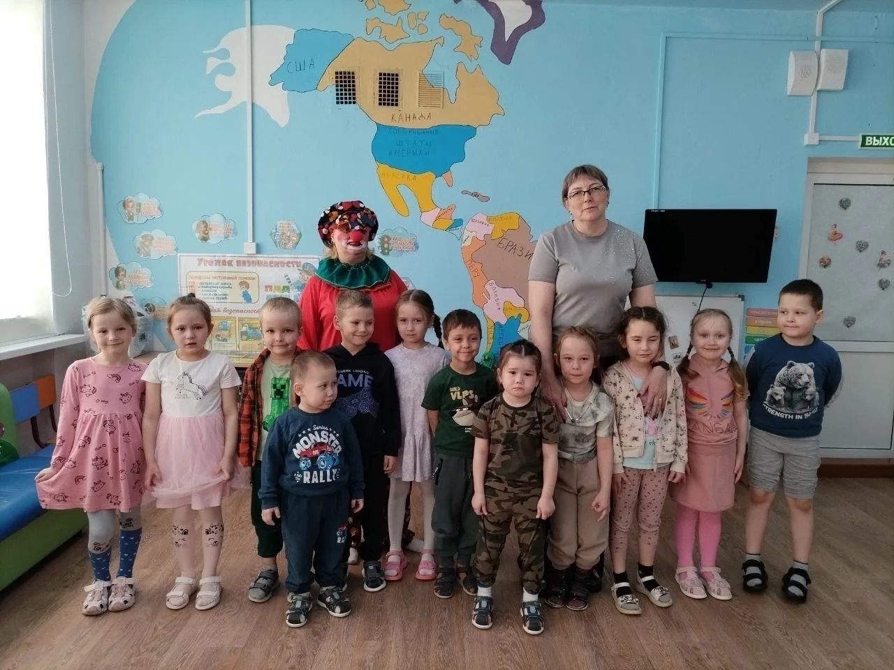 ▌18 апреля отмечали день Цирка

Цирк- это не только представления, но и тема для рассказа,которая мо
