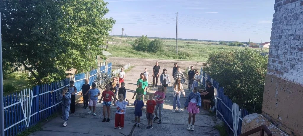🇷🇺 День в лагере: «Белый, синий, красный»

Сегодня, 15 июня, в нашем летнем лагере дневного пребыв