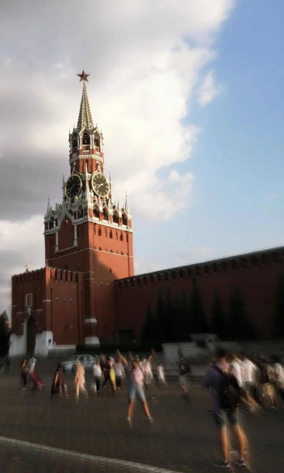 Красная площадь — место, где встречаются поколения ❤️