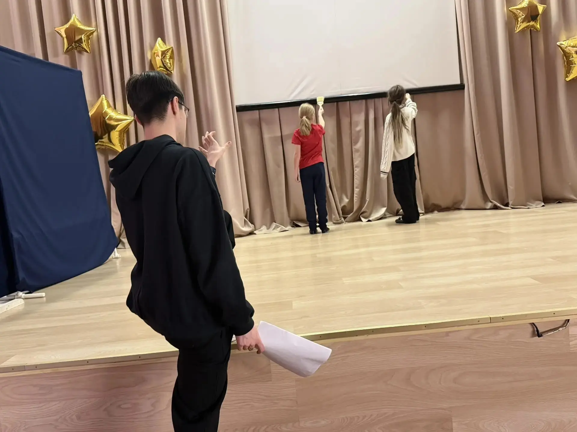🎭 Театр, где главные режиссёры — дети: итоговый проект одиннадцатиклассника  В нашей школе продолжае