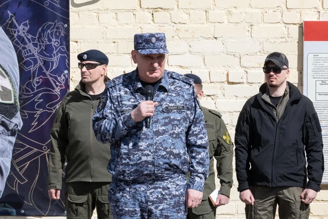 В Саратове прошли соревнования по тактической стрельбе, посвященные 10-летию со дня образования Росг