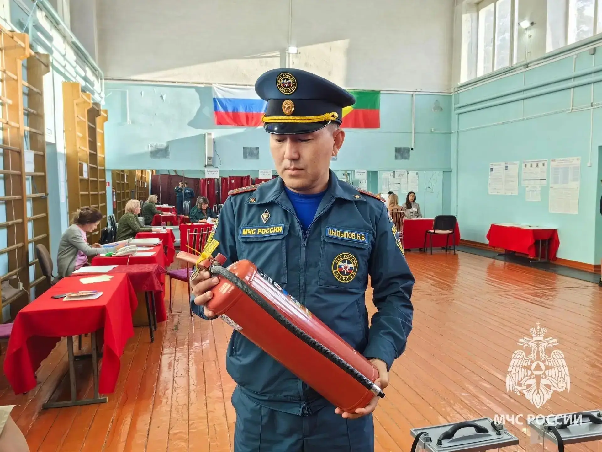 Сотрудники МЧС России обеспечивают пожарную безопасность избирательных участков Забайкалья