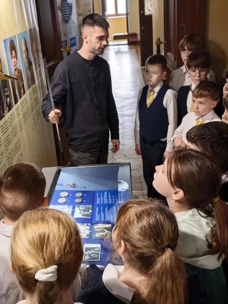 8 апреля учащиеся 4 "А" класса посетили выставку «Первые в космосе» в музее им. Е. Д. Фелицына, кото