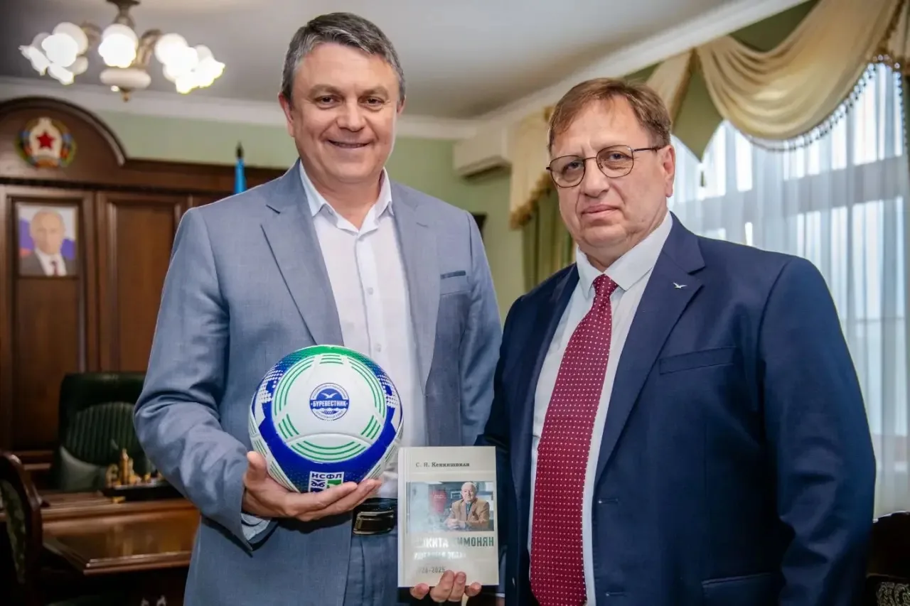 Встретился с Главой Луганской Народной Республики Леонидом Ивановичем Пасечником.