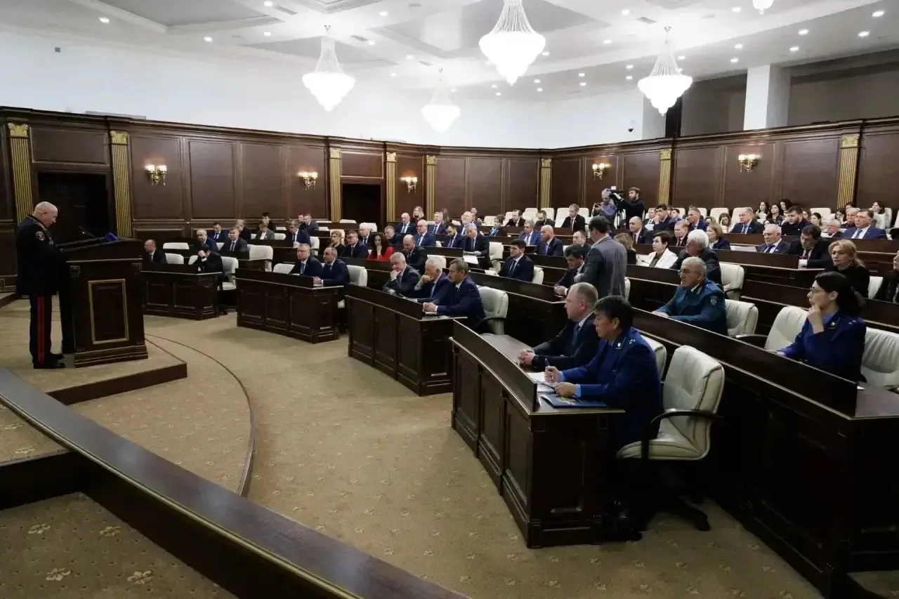 Безопасность в приоритете!  Глава Карачаево-Черкесской Республики принял участие во внеочередной 21-