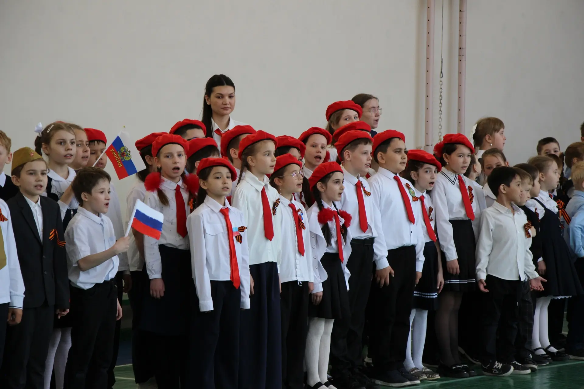 🎗️ Торжественная линейка, посвящённая Дню Победы 🎖️
