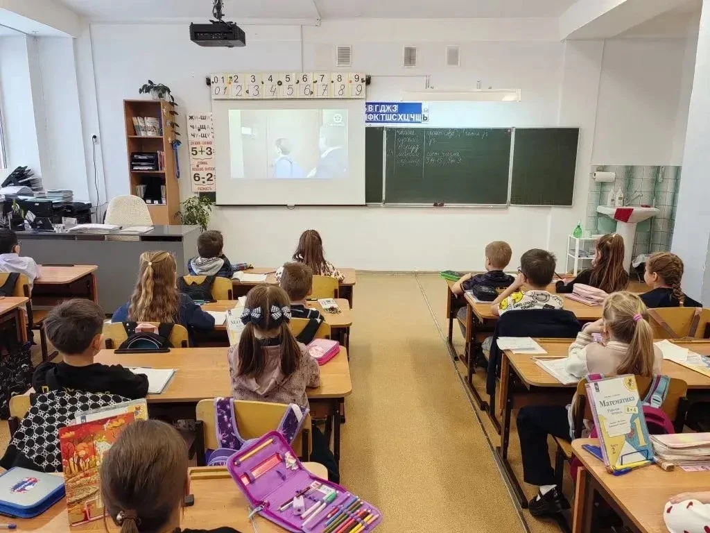 В нашей школе продолжается цикл киноуроков. В этот раз учащиеся начальных классов смотрели фильм «Не