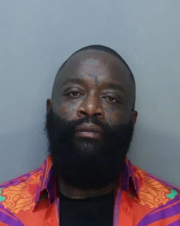 🚨 Rick Ross был арестован в Майами рано утром в четверг по обвинению в домашнем насилии.
