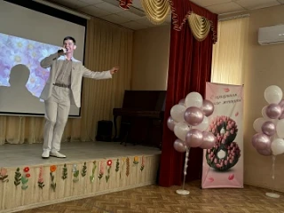 🌸 Праздник весны, талантов и улыбок: как в МОУ СШ № 3 отметили Международный женский день 🌸  Наканун