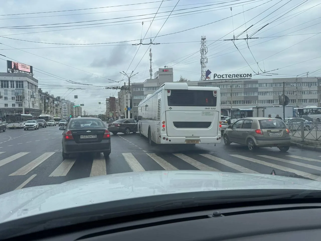 😱ДТП с автобусом на ул. Подлипаева